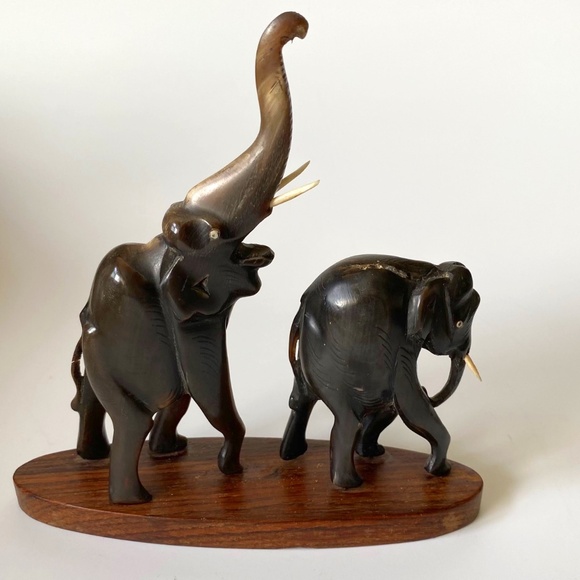 Hand Carved Water Buffalo Horn Elephant Sculpture Figurine - Picture 1 of 10